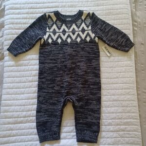 NWT Knitted sweater romper.  Old Navy. Baby 3-6 months.
